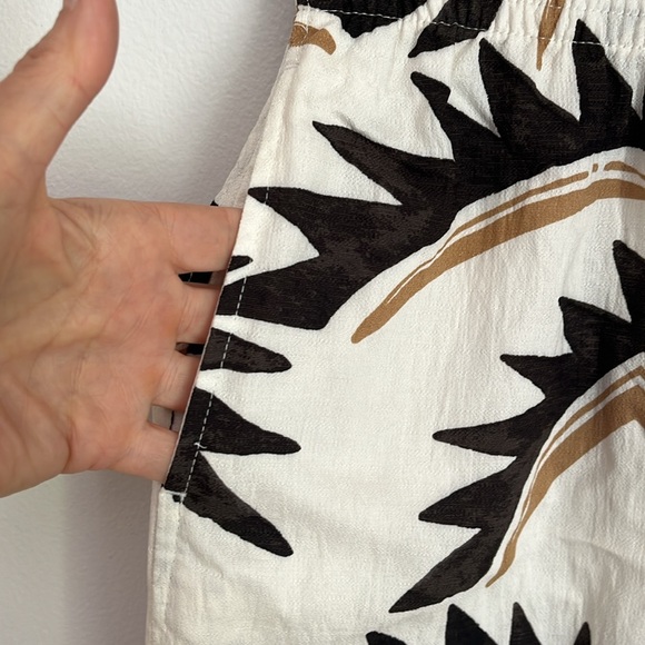 H&M Black and Cream Patterned Wide Leg Pants Bin F - Picture 6 of 7